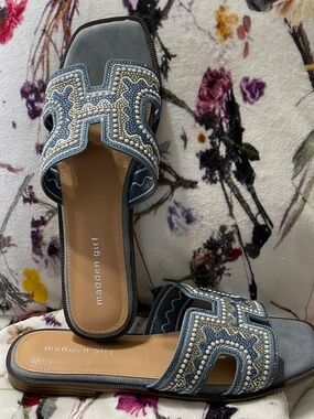 Madden Girl sandal in blue and multi glitter, size 9.5
